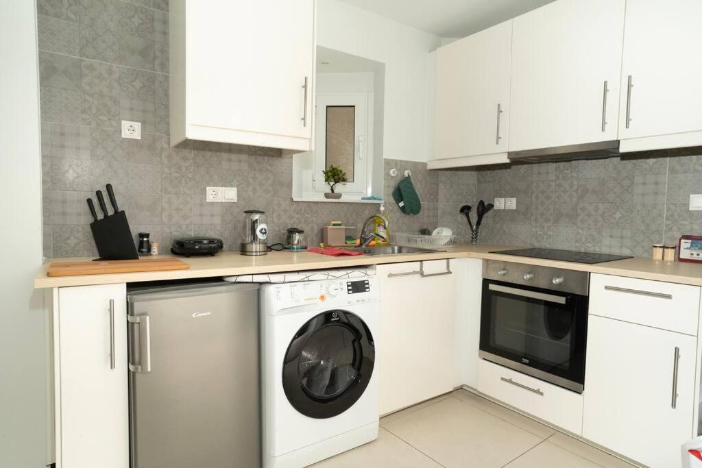 Homey Renovated 1 Bedroom Apartment In Kesariani Athens Ngoại thất bức ảnh