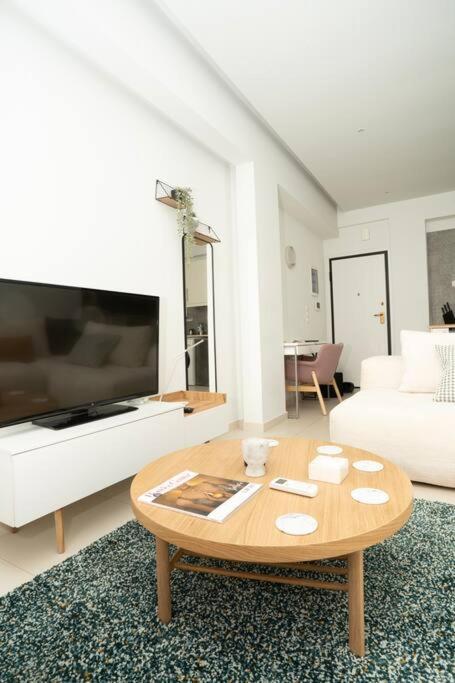 Homey Renovated 1 Bedroom Apartment In Kesariani Athens Ngoại thất bức ảnh